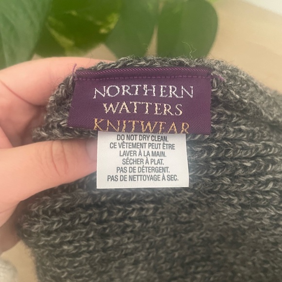 Women’s Wool Hat - Northern Watters Knitwear - Picture 2 of 5